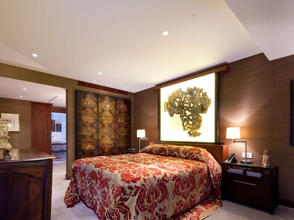 Engineered wood flooring in an Embassy Riverine bedroom