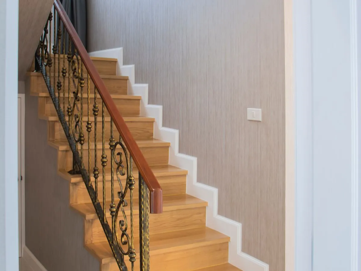Villa staircase and double-height foyer